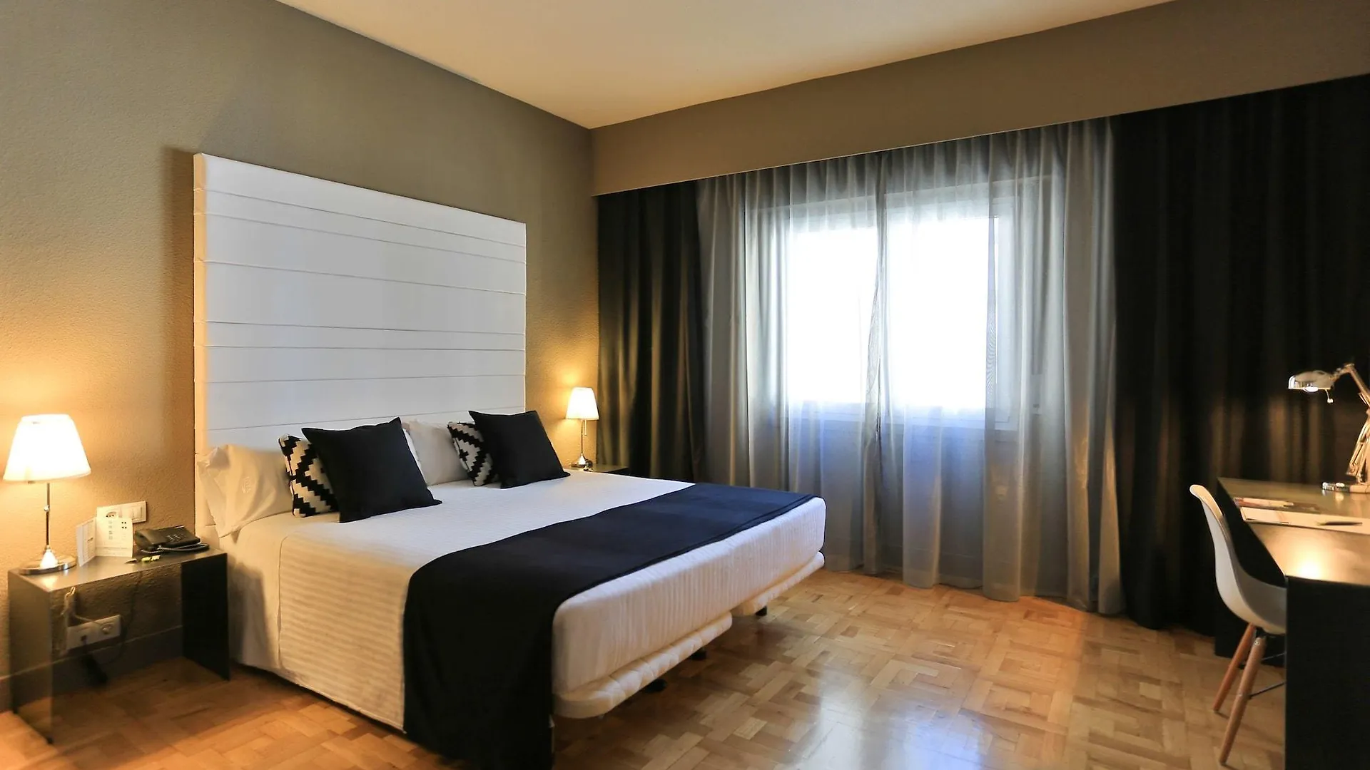 Habitus Hotel Leyre بنبلونة 3*,  إسبانيا