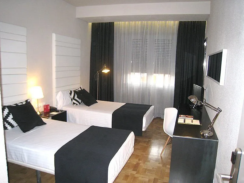 Habitus Hotel Leyre بنبلونة