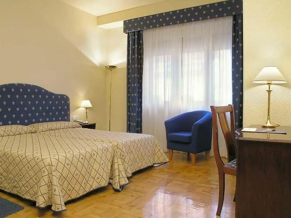 Habitus Hotel Leyre Pamplona Espanha